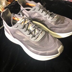 Hettas Womens Alma Cruise sneaker 10.5  like new